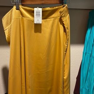Torrid gold satin skirt